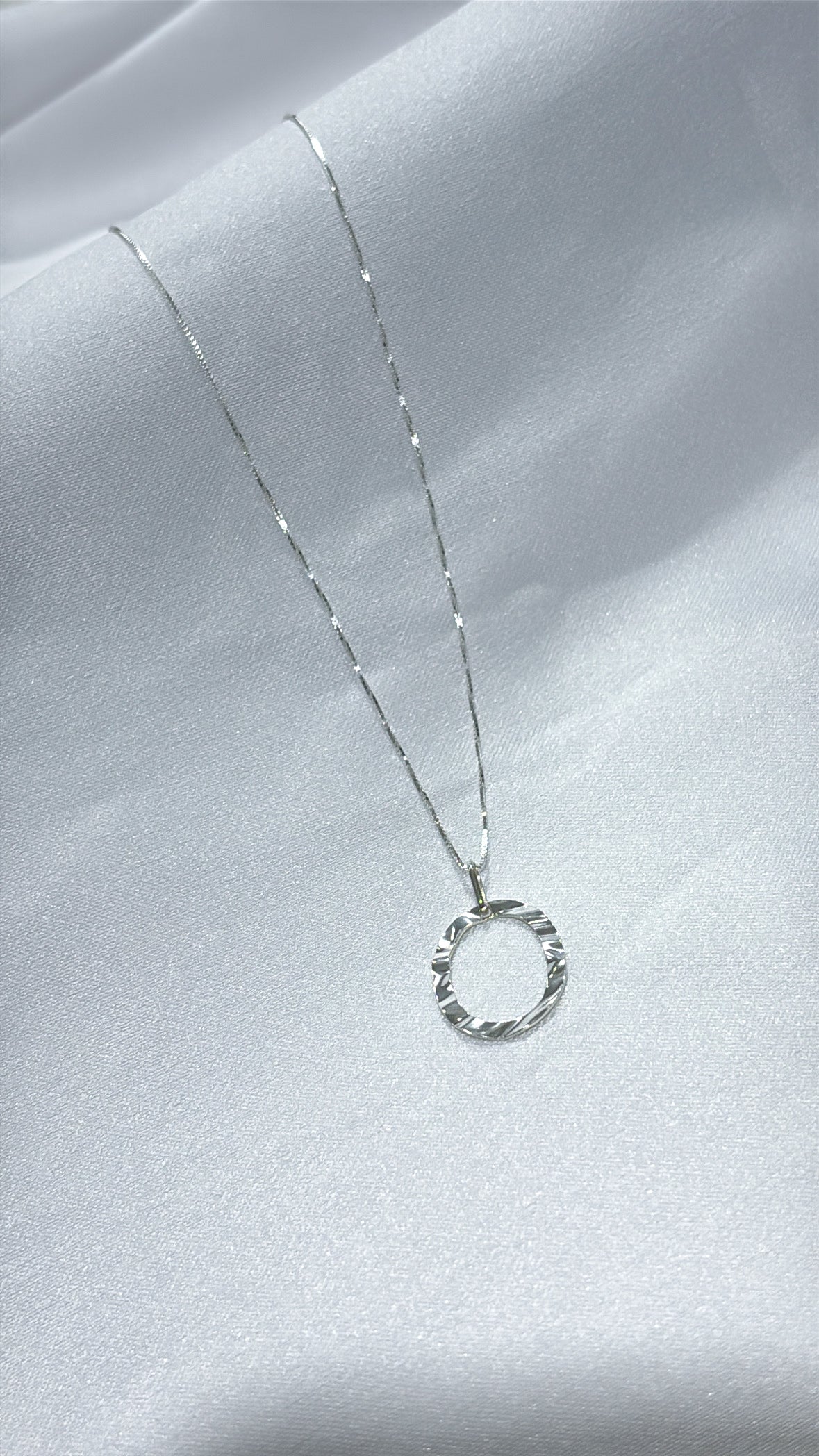 Colar Oval trabalhado