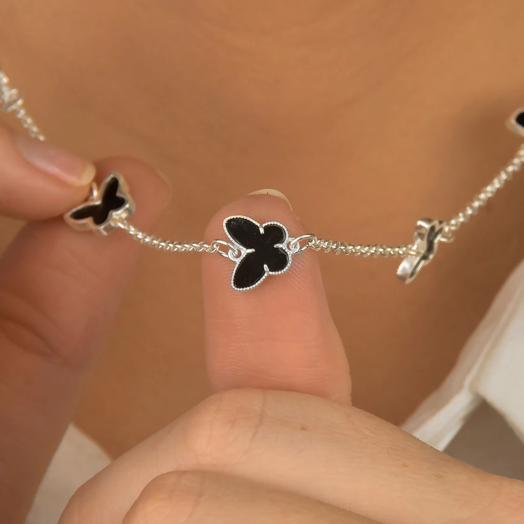 Choker Borboleta Resina Preto