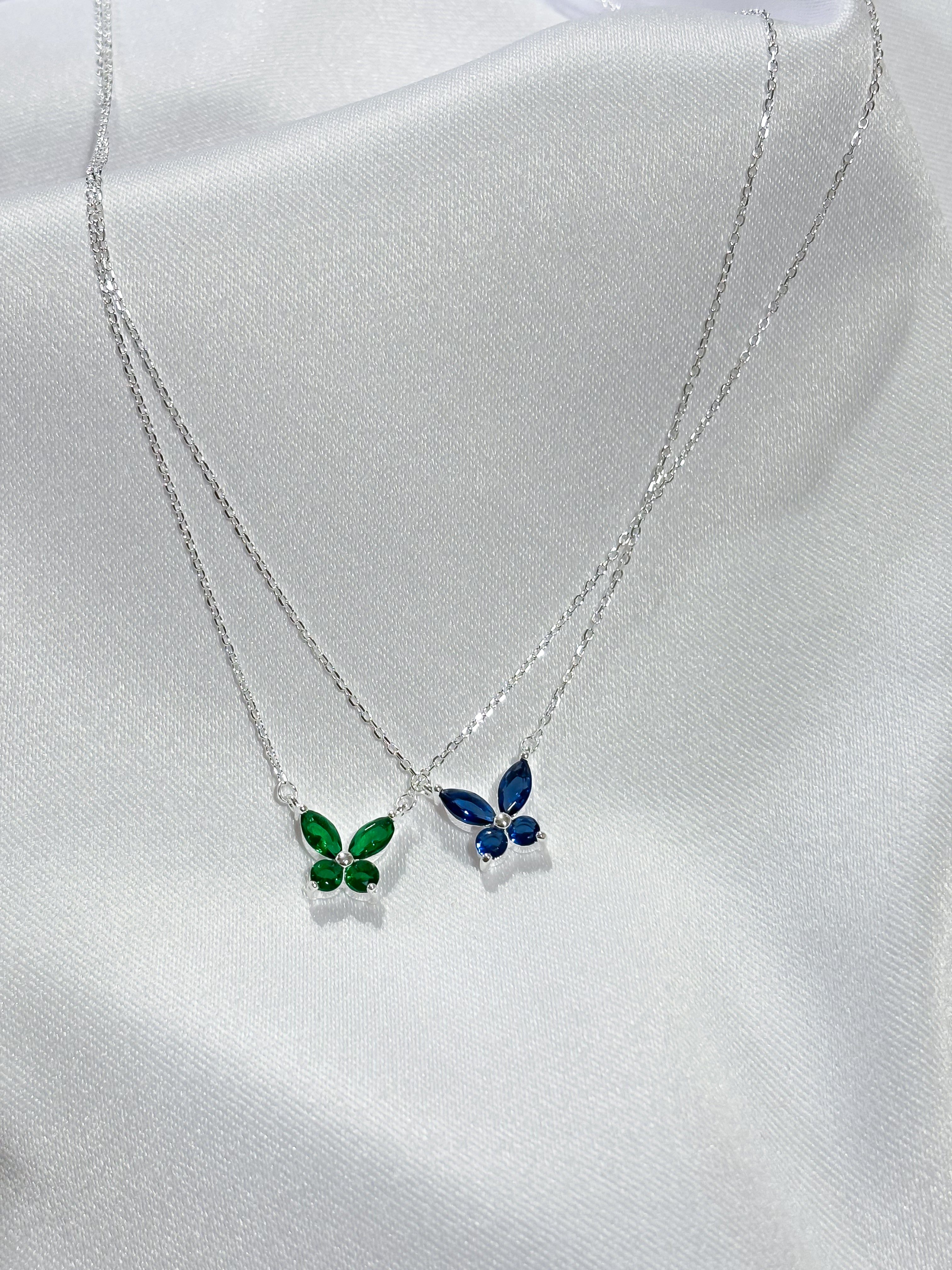 Colar borboleta Azul
