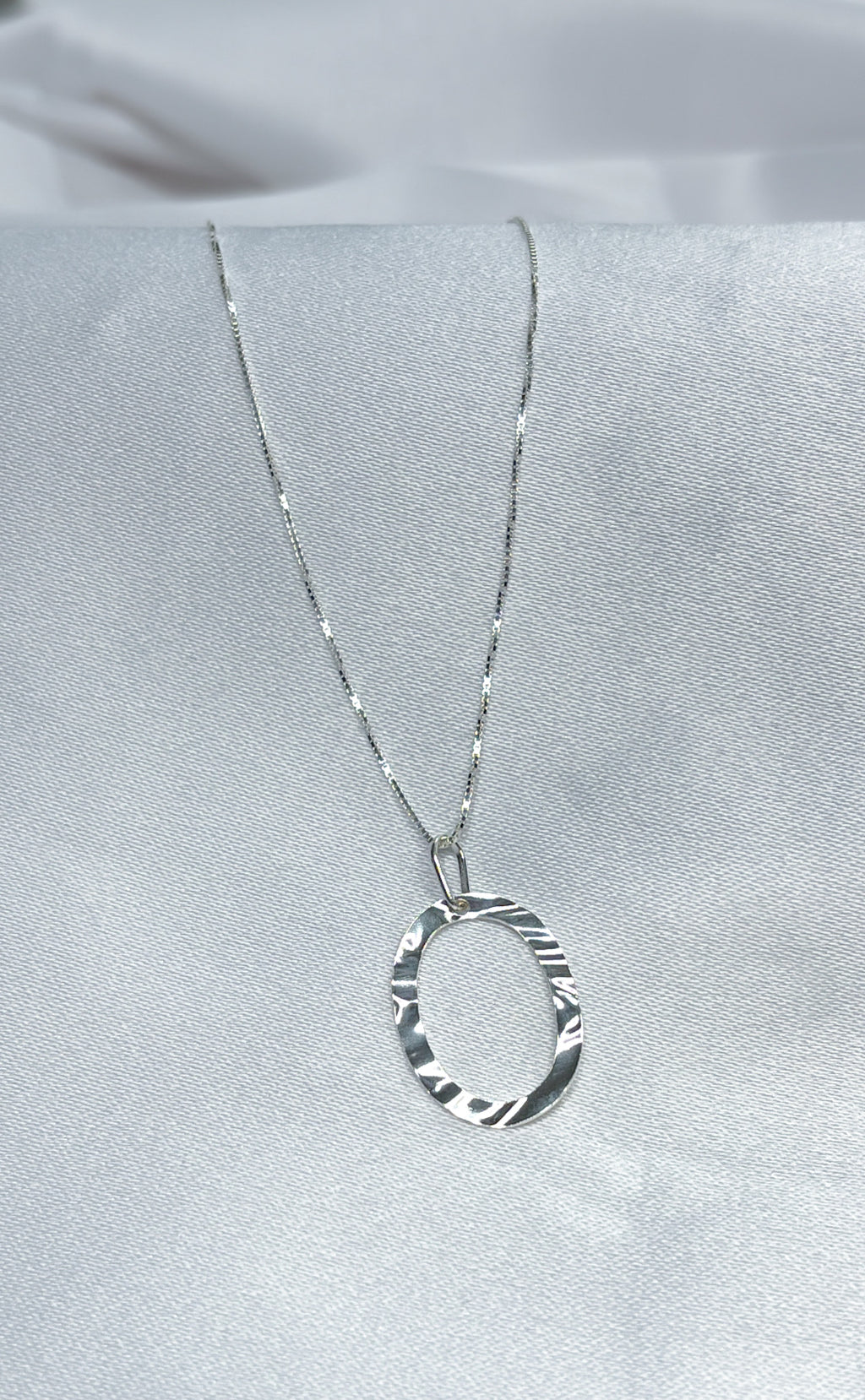 Colar Oval trabalhado