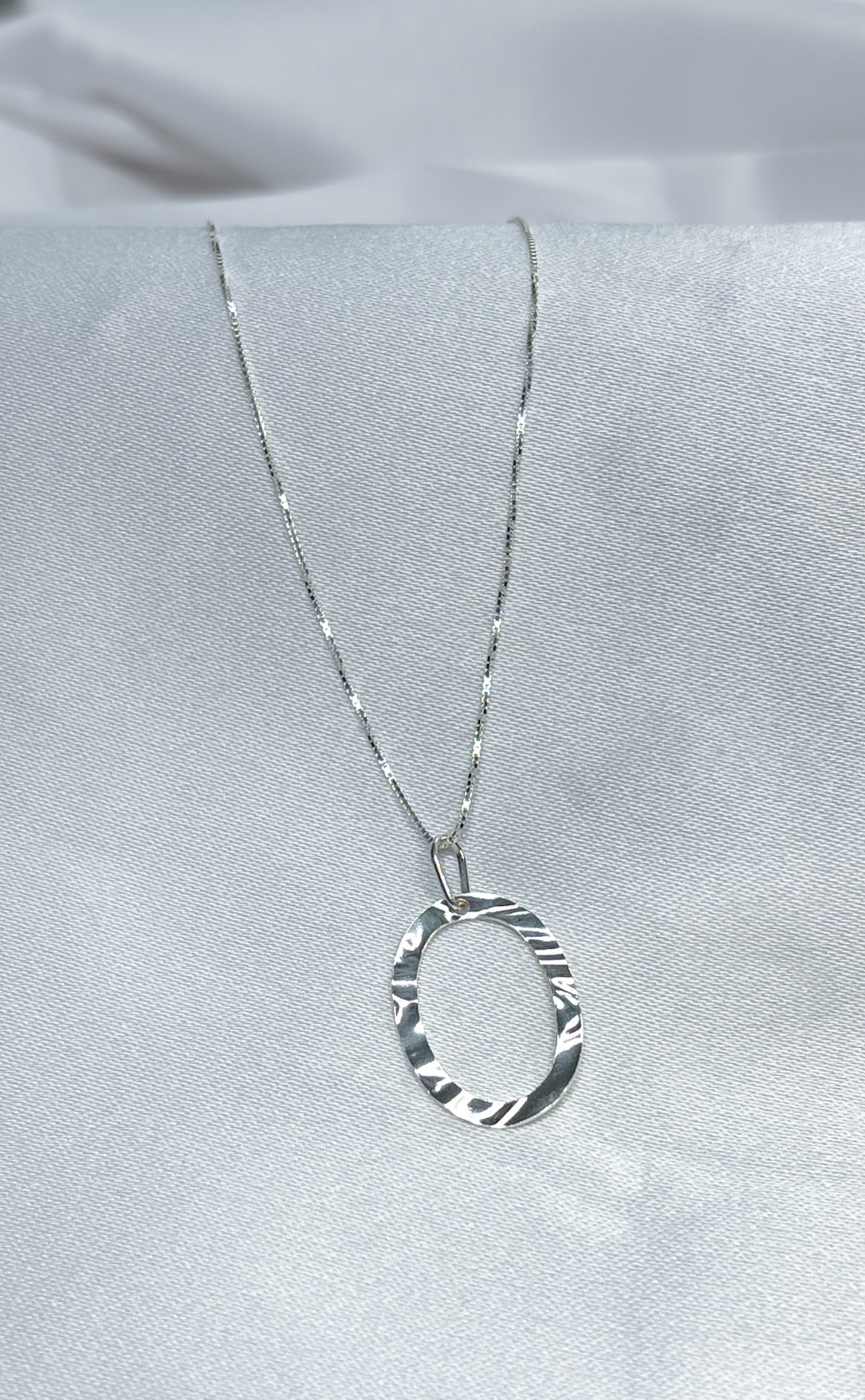 Colar Oval trabalhado