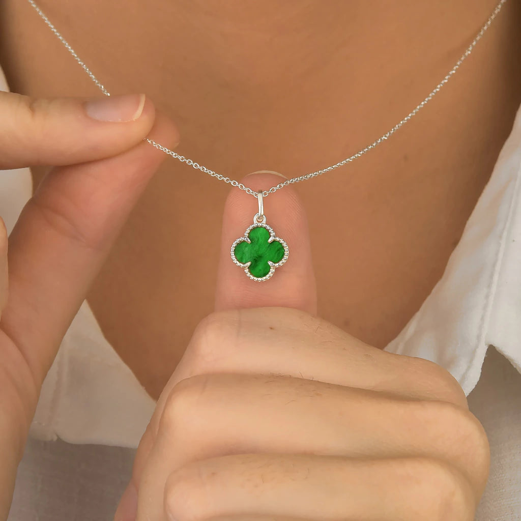 Gargantilha trevo resinado verde