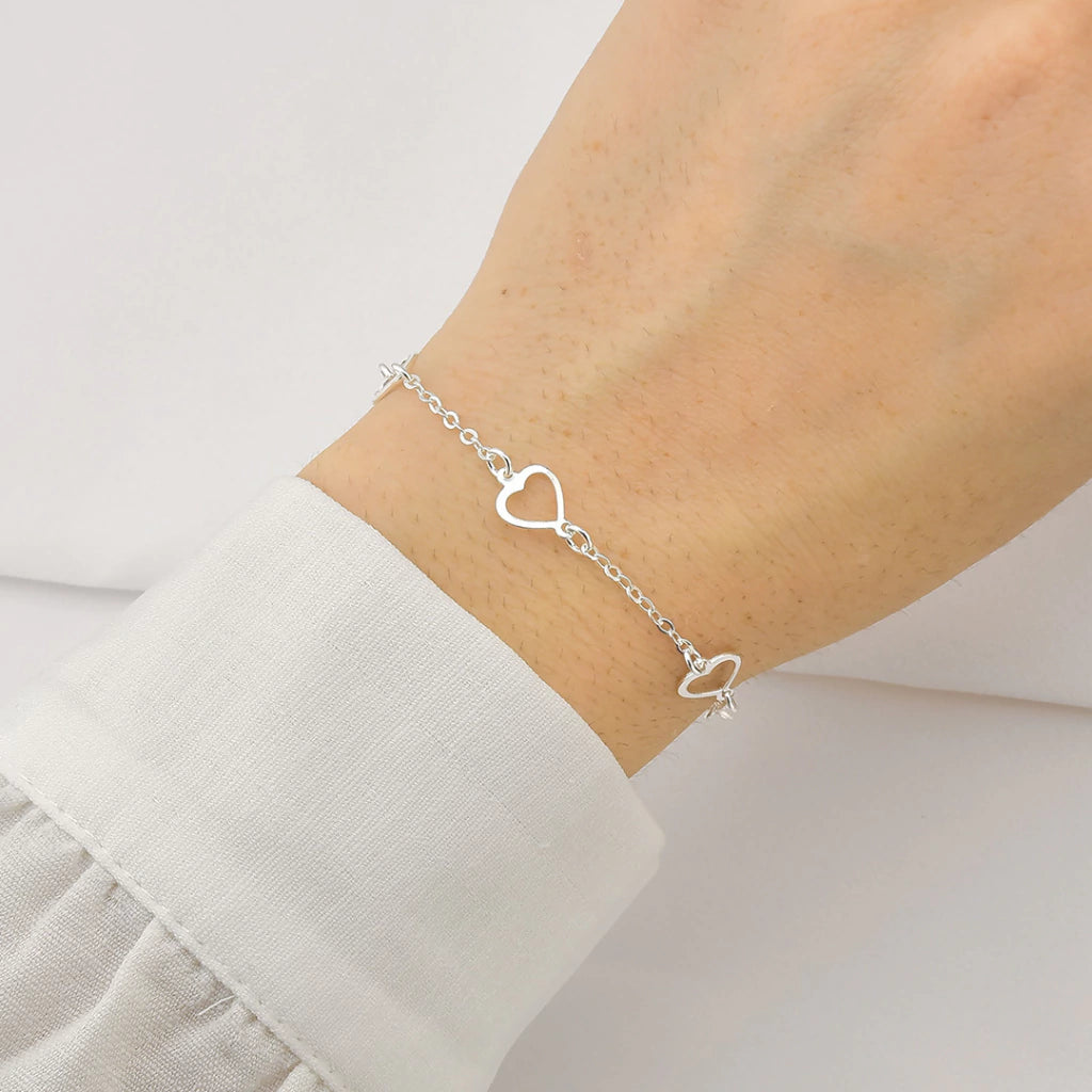 Pulseira 4 corações vazados