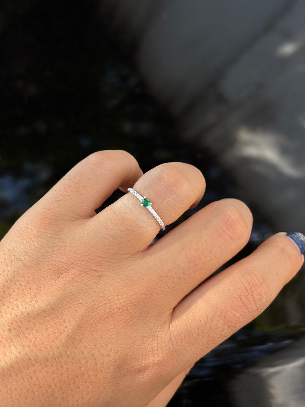 ANEL CRAVEJADO CORAÇÃO VERDE