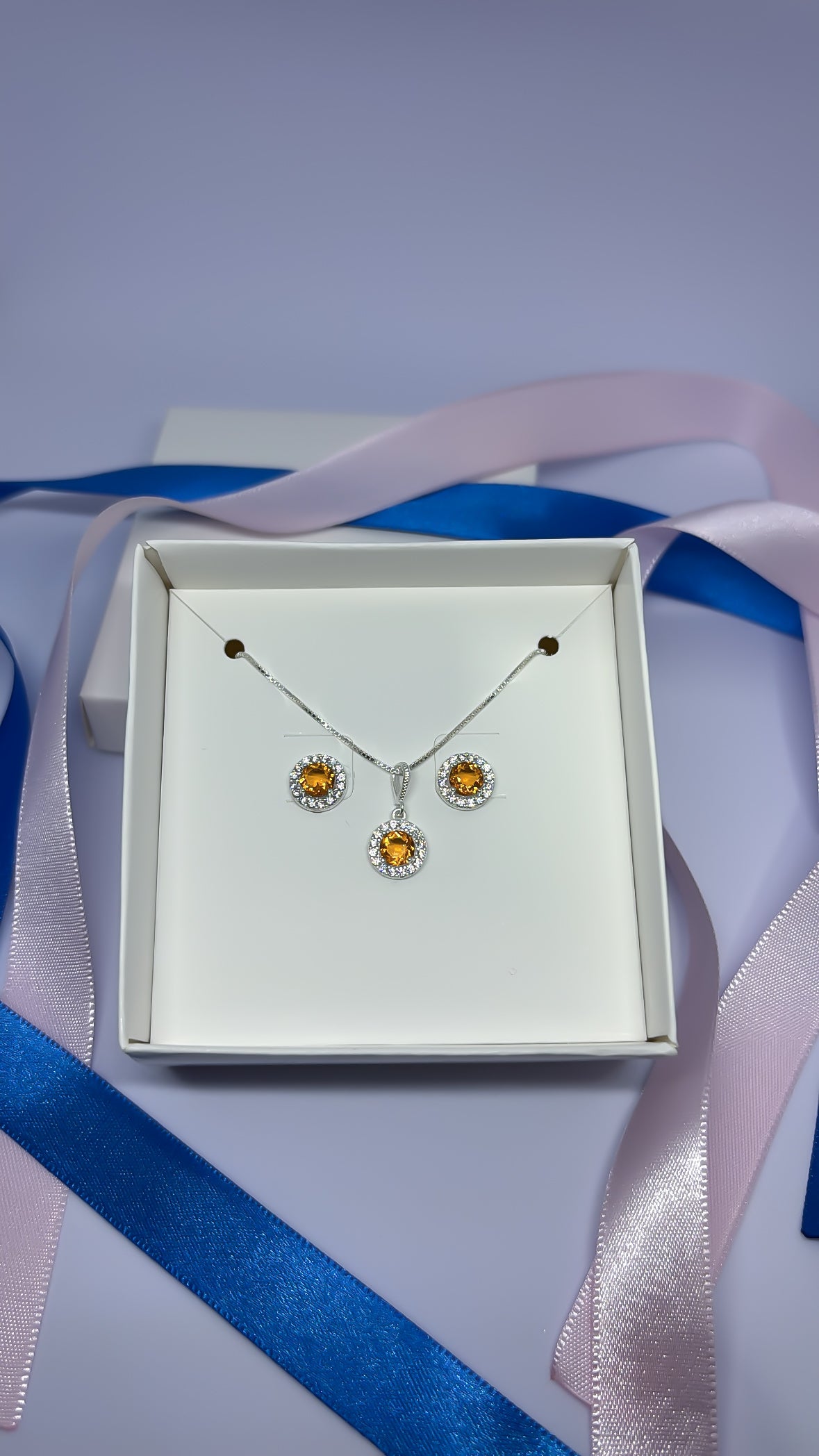 Conjunto cravejado redondo amarelo