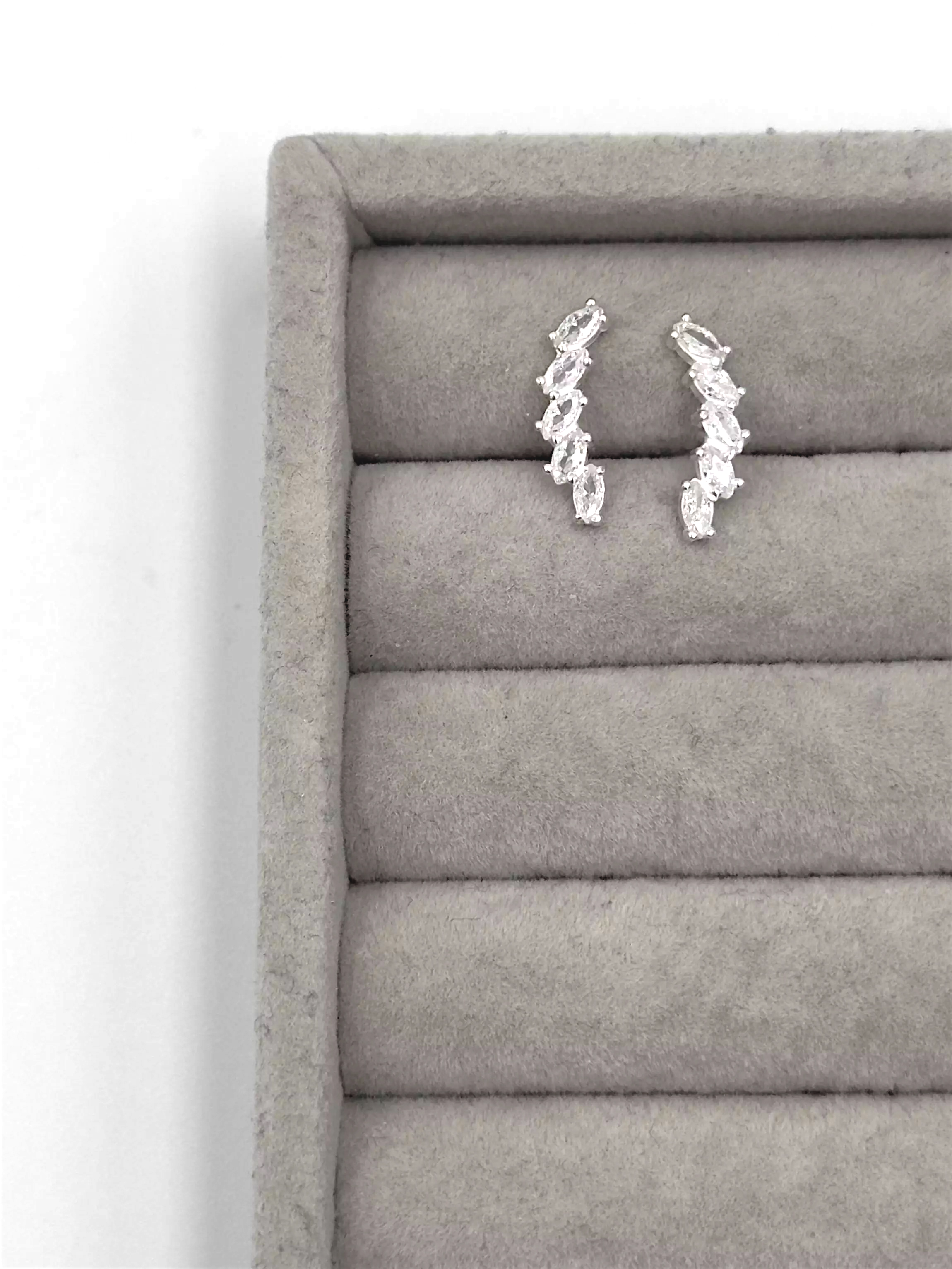 Brinco Ear Cuff cristal
