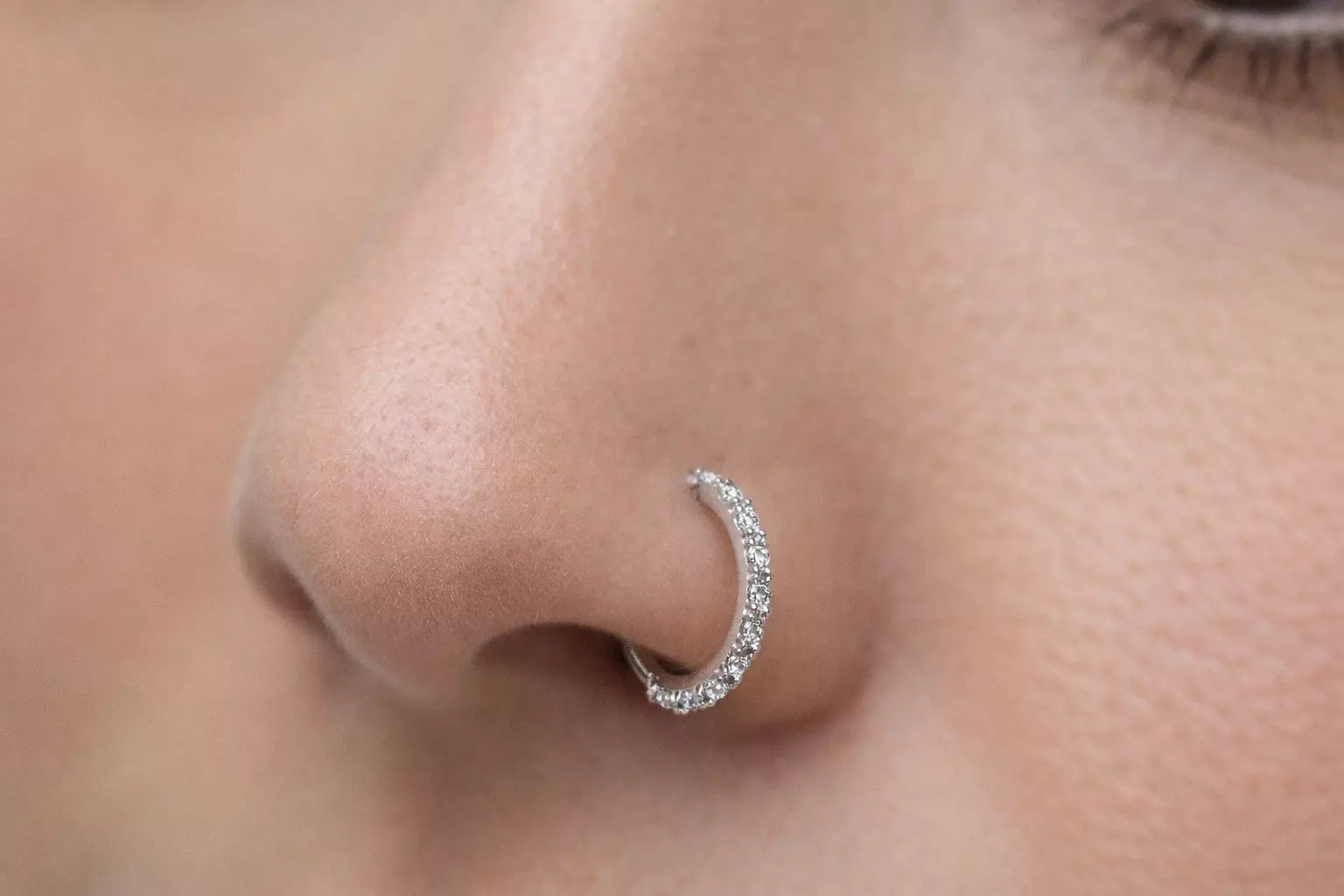 PIERCING CRAVEJADO 8MM NARIZ/HÉLIX
